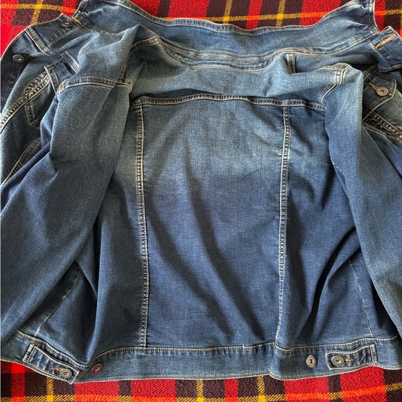 TORRID JEAN JACKET! Wonderful awesome Jean jacket. Women’s. - Picture 11 of 15